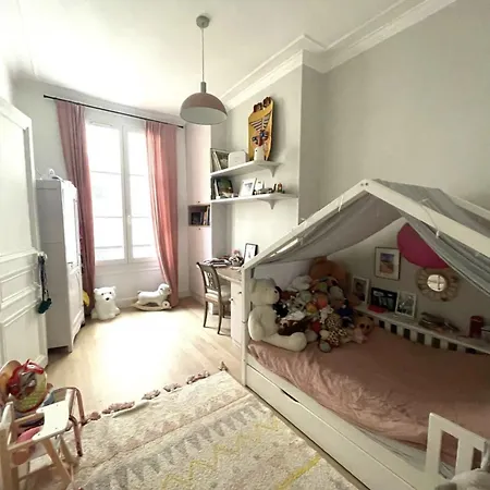 3 Bedrooms In Montmartre Appartamento *